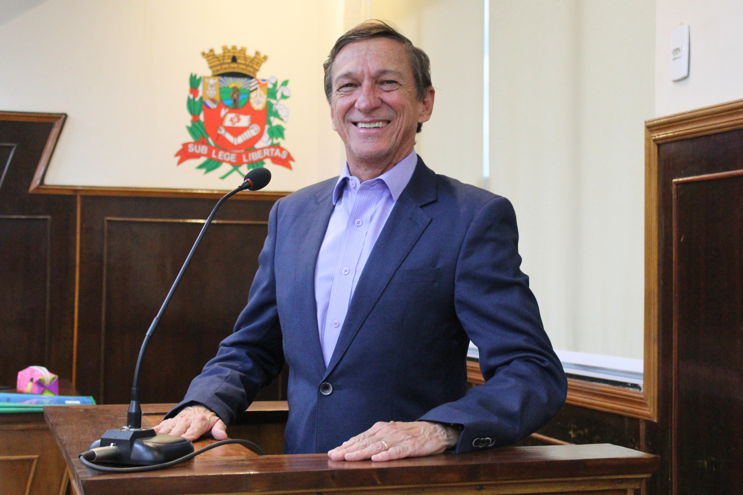 Vereador Vasquinho solicita ao Executivo Municipal informações sobre projeto de lei para coibir animais de grande porte soltos nas vias públicas