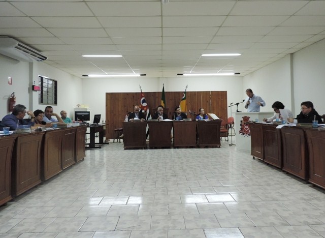 Assista à sessão ordinária realizada pela Câmara na última segunda-feira