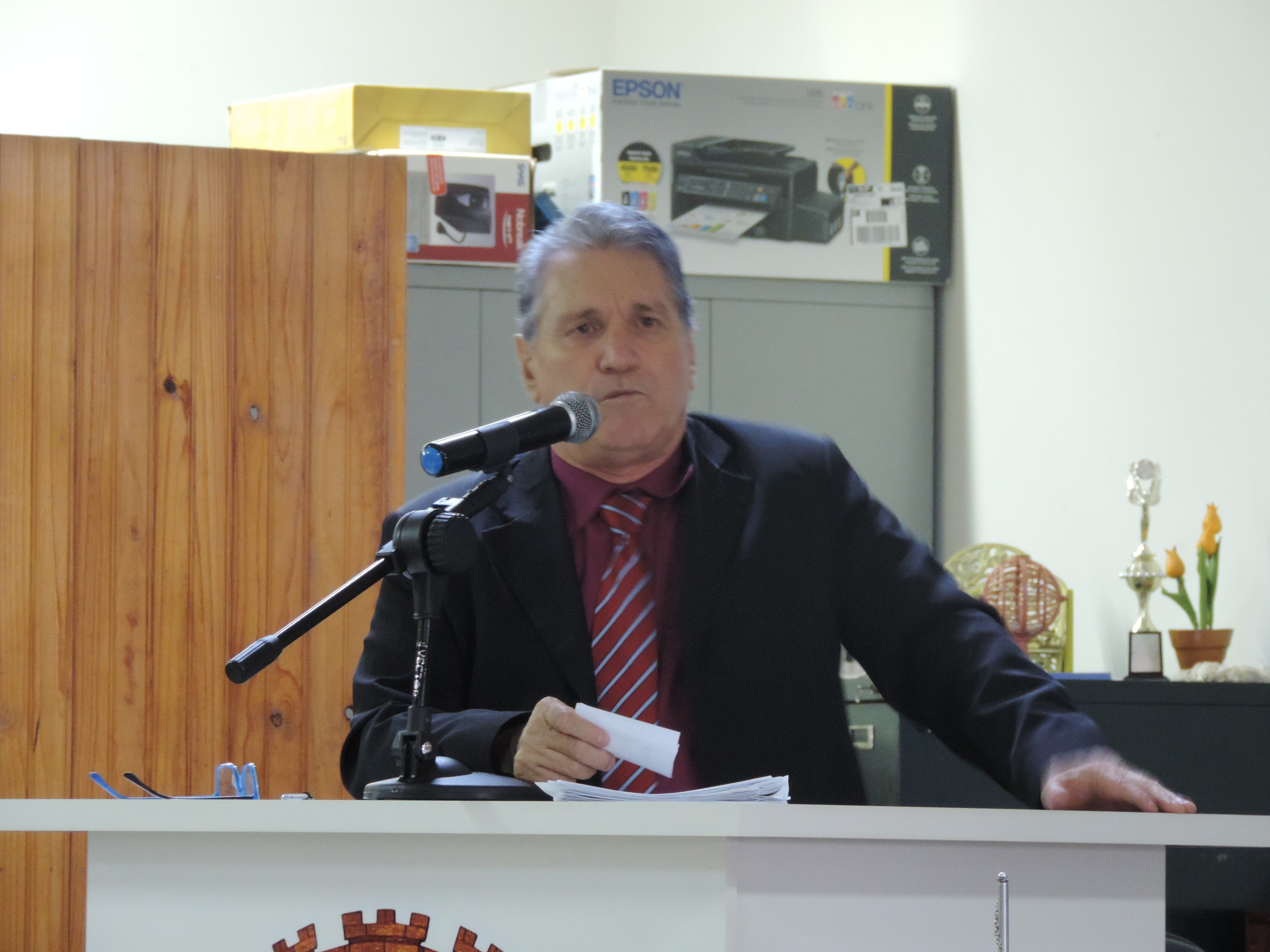 Vereador Nelsinho Luiz solicita a deputado estadual elaboração de proposta que denomina Ademir Martins Coelho o Plantão Permanente da Delegacia de Polícia