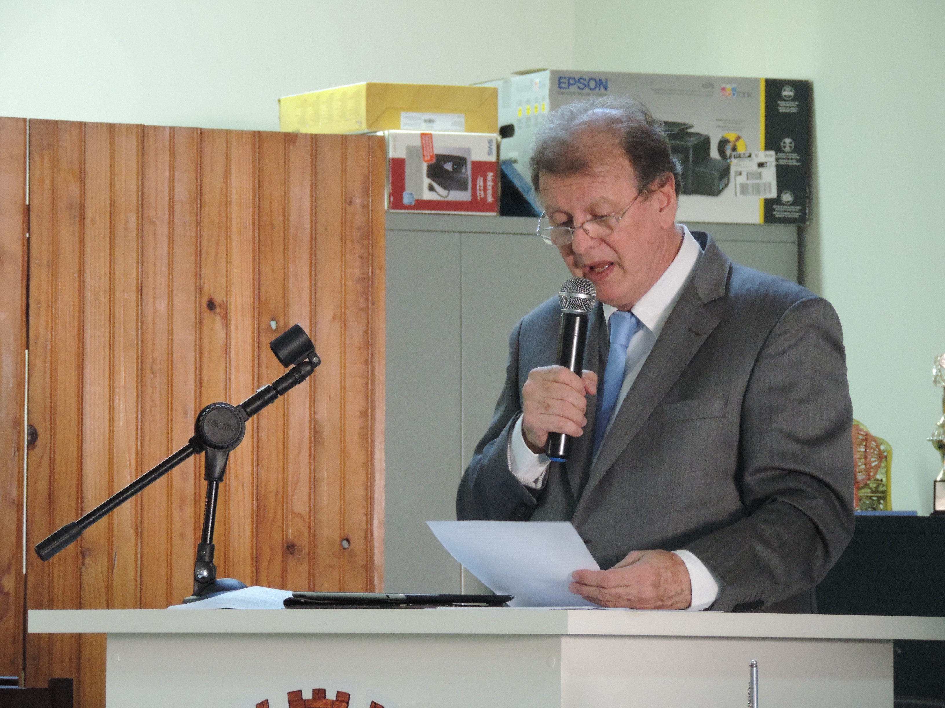 Vereador Roberto Melchiori solicita ao Executivo elaboração de Projeto de Lei que implanta sistema de captação e aproveitamento de água da chuva em imóveis