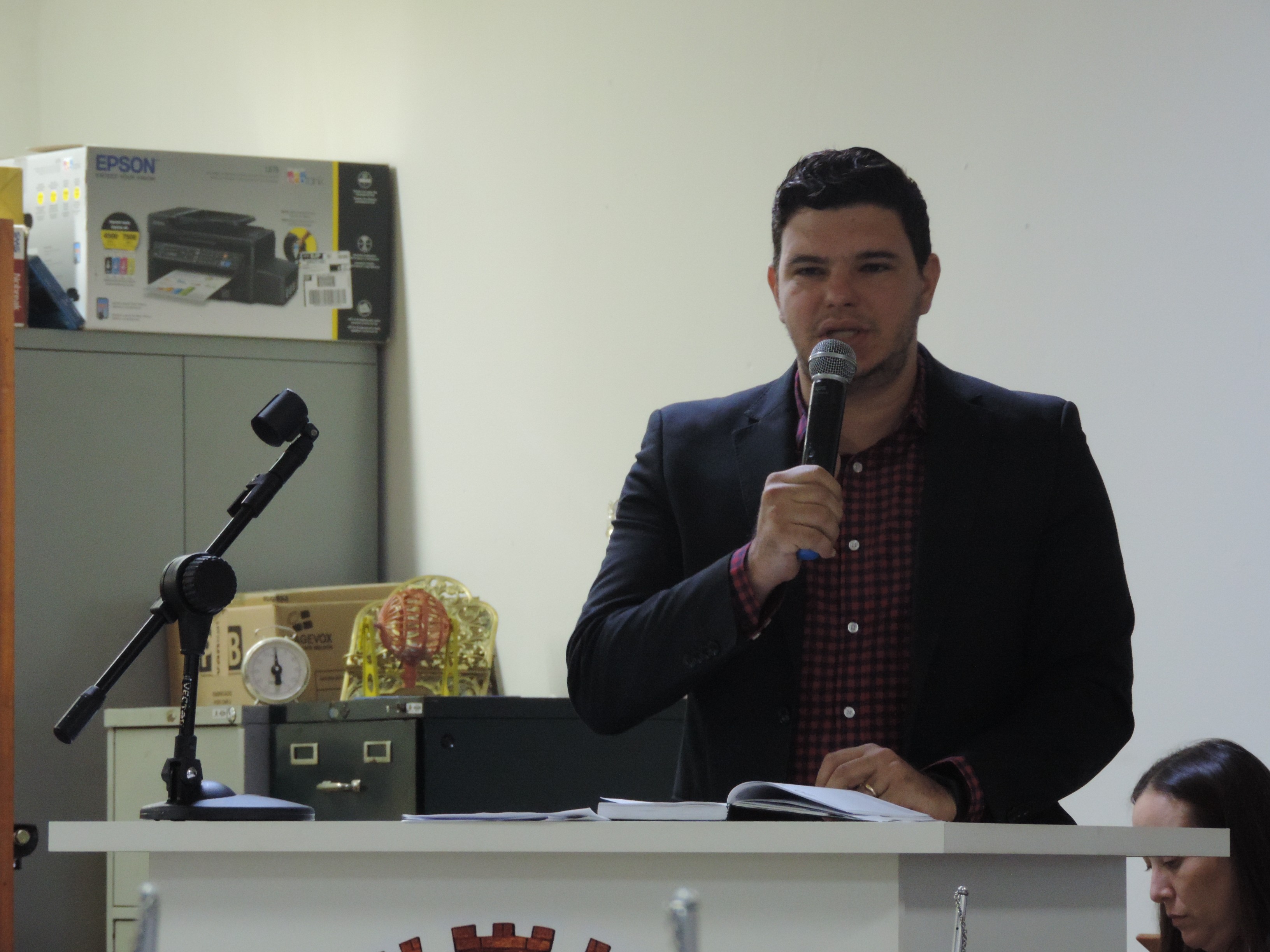 Vereador Celso Júnior solicita ao Executivo informações sobre a folha de pagamento da Prefeitura Municipal