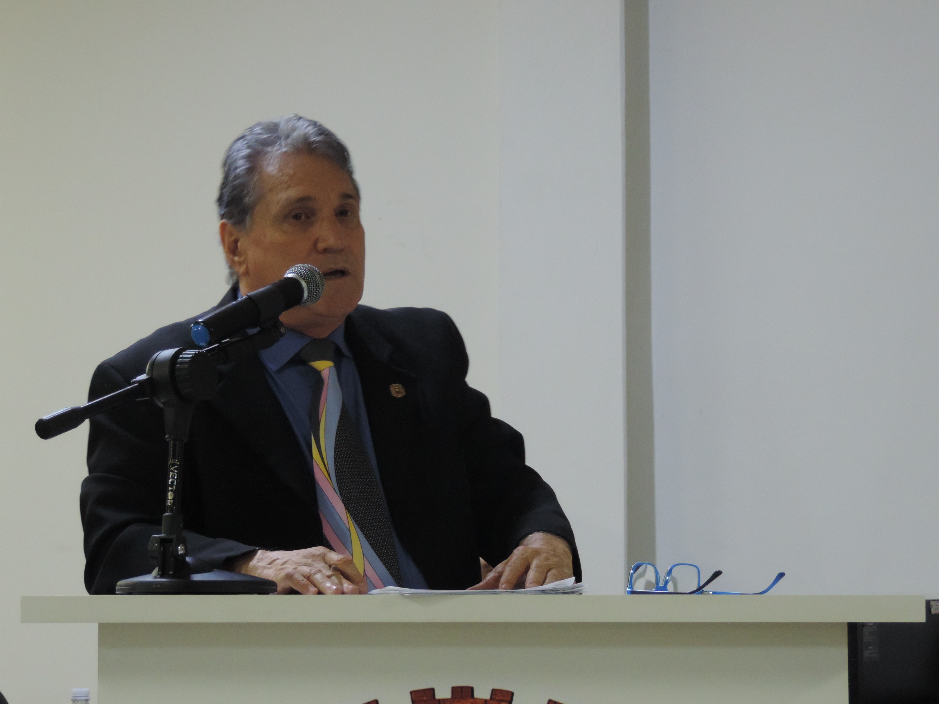 Vereador Nelsinho Luiz solicita ao Executivo providências com relação a desmoronamento na Av. José Willibaldo de Freitas