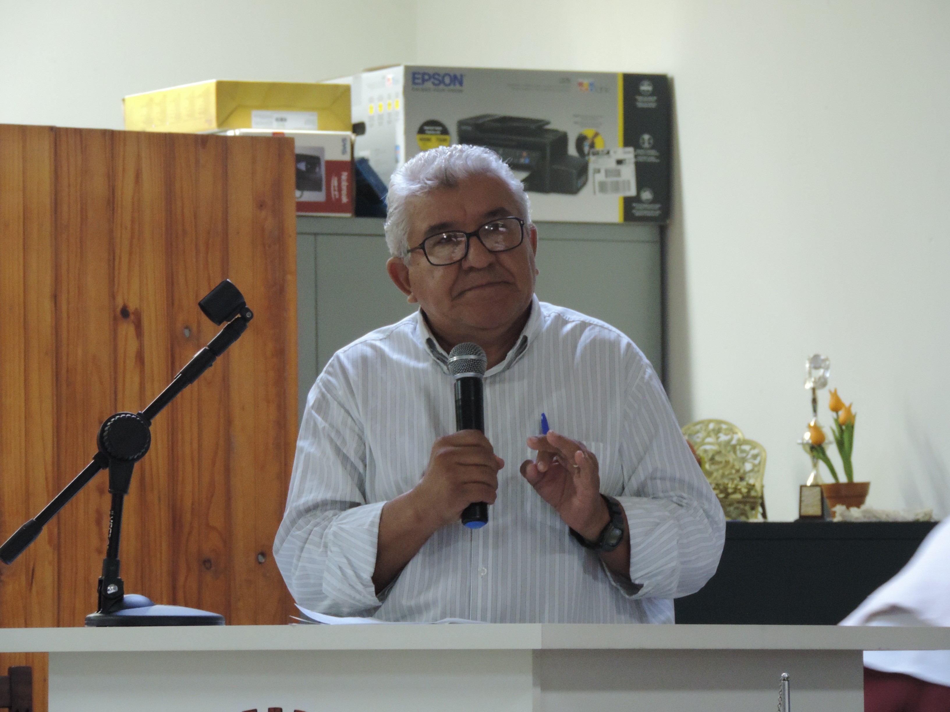 Vereador Jair Gordo solicita ao Executivo serviço de tapa-buracos em vias do Jardim São Cristóvão, Jardim São Vicente de Paulo e Jardim Canaã