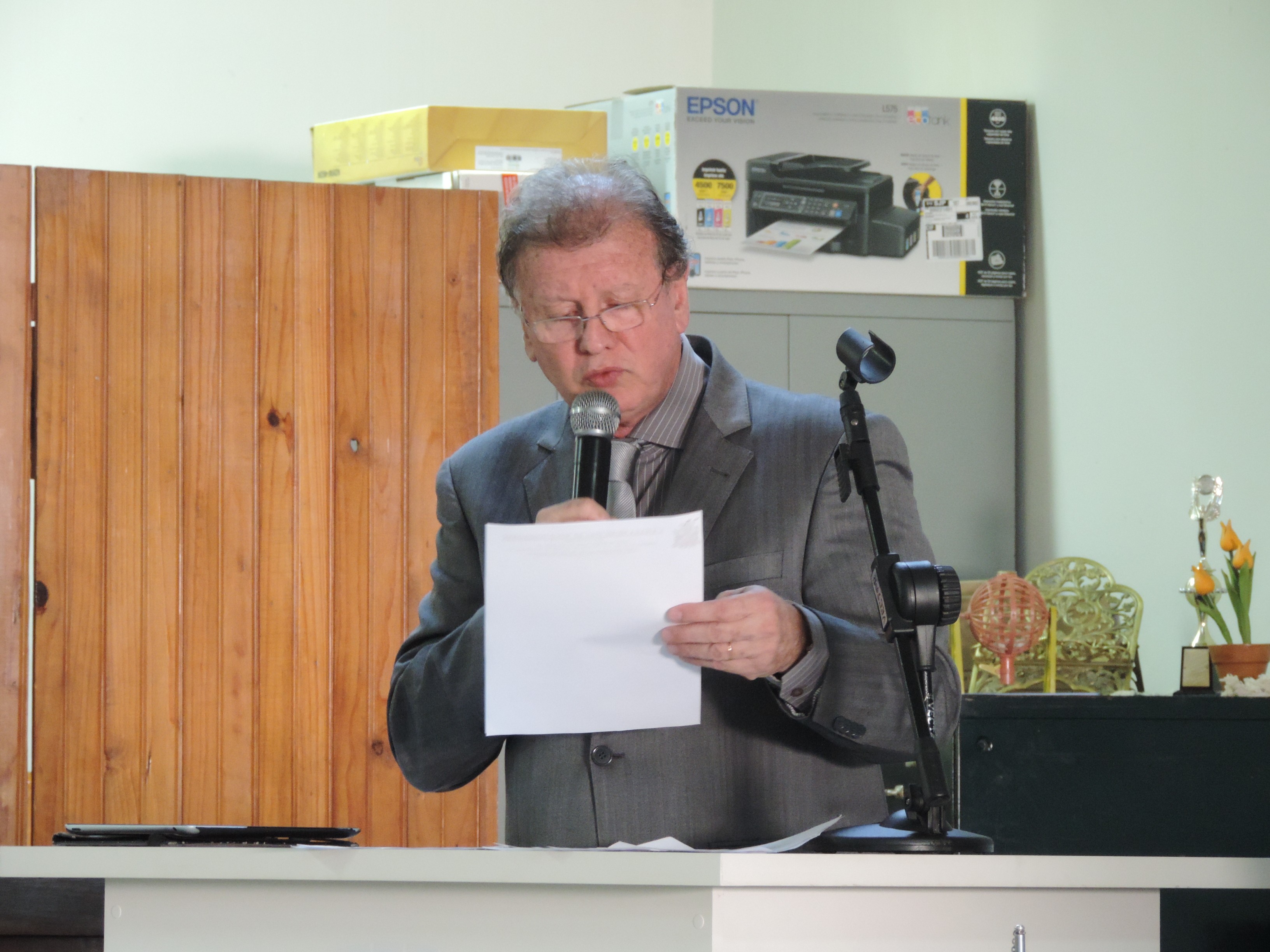 Vereador Roberto Melchiori solicita que funerárias façam readequações no interior do Velório Municipal