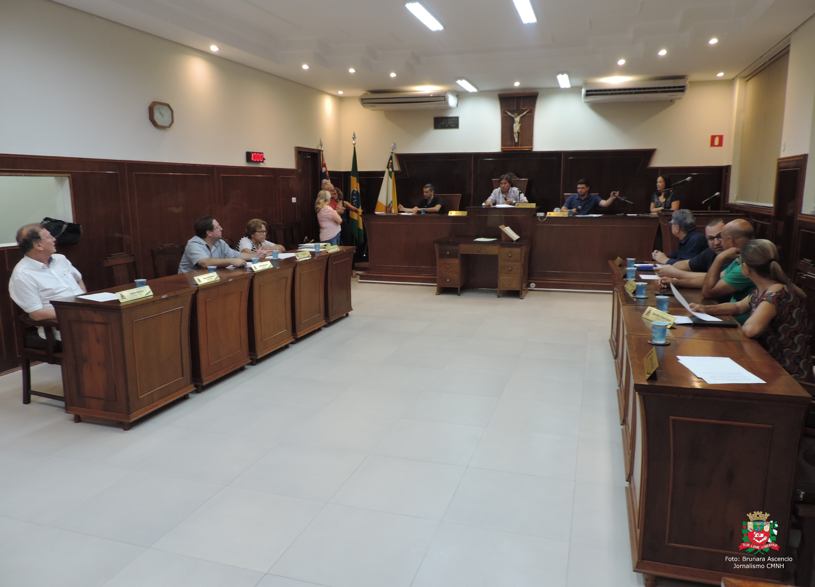  Plenário aprova Projeto de Lei do Executivo em sessão extraordinária