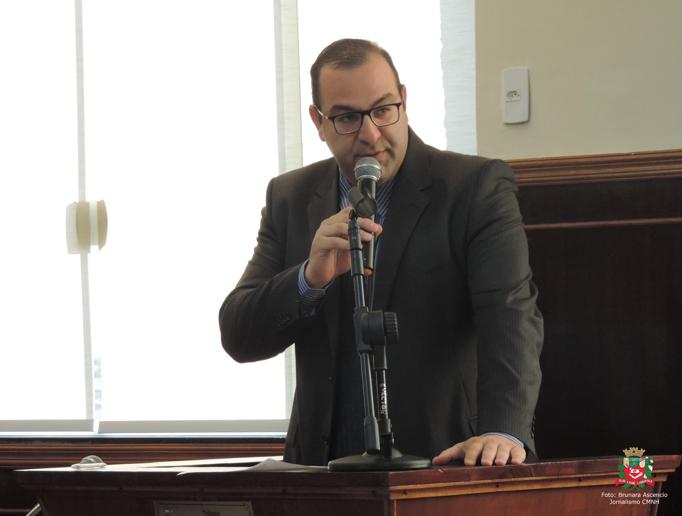 Vereador Amilcar Raphe solicita ao Executivo Municipal implantação de sistema de estacionamento rotativo pago em vias e logradouros públicos 