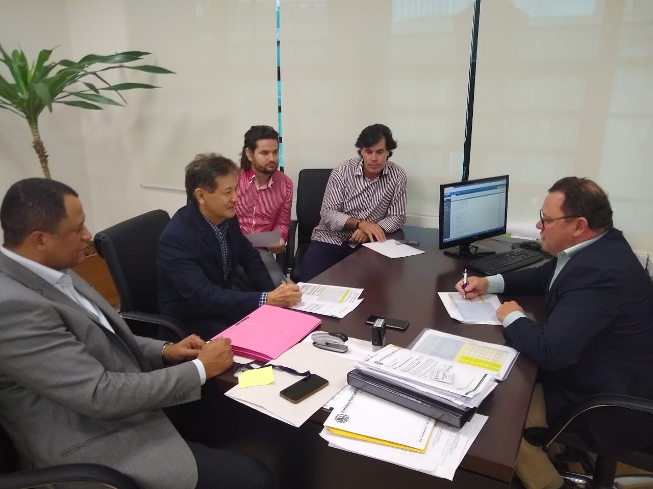 Vereadores Cleber Gaúcho e Tiago Marins vão a São Paulo visitar a Secretaria Estadual de Desenvolvimento Regional e a Desenvolve SP 