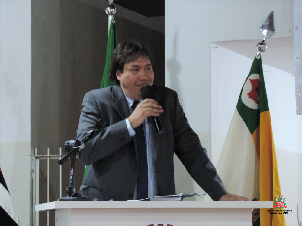 Vereador Locutor Douglas Alex solicita ao Executivo Municipal conserto de ponte situada em cruzamento de vias no Jardim santa Clara