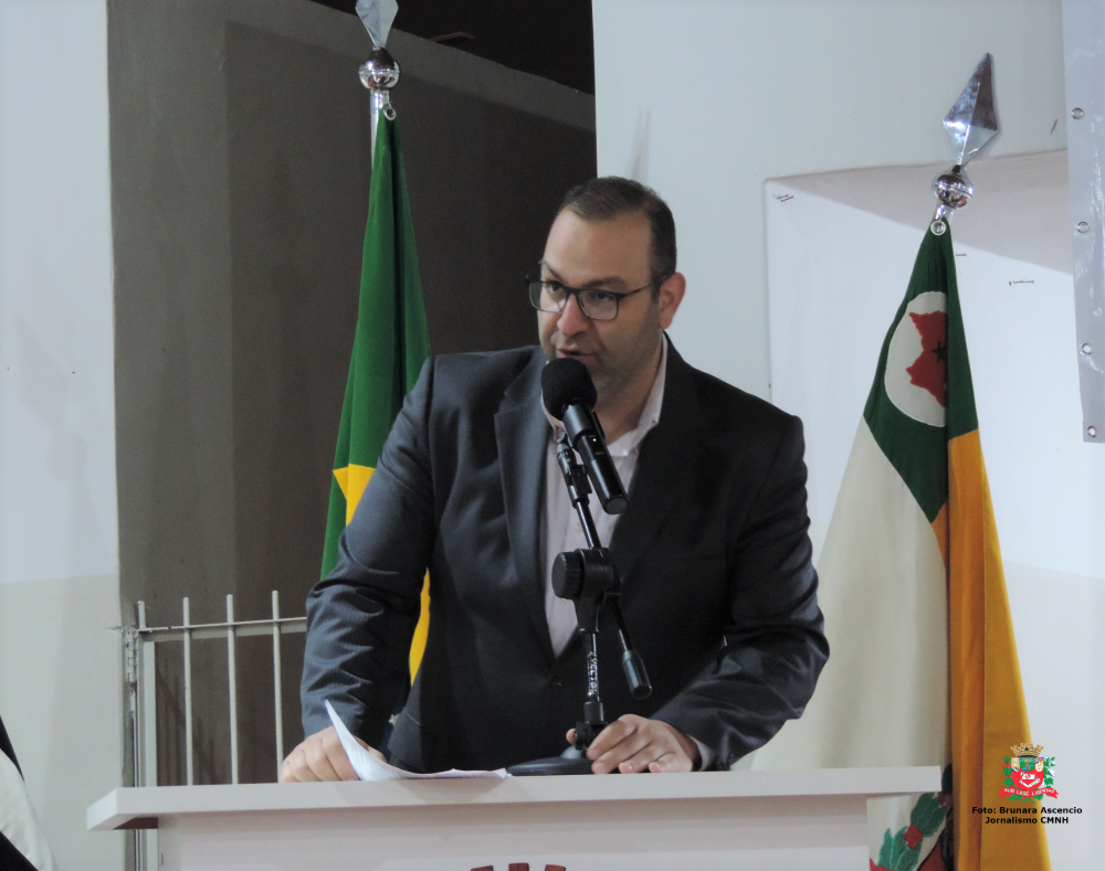 Vereador Amilcar Raphe solicita ao Executivo Municipal instalação de faixa para pedestres defronte ao portão lateral da EMEB "Profª Hebe de Almeida Leite Cardoso"