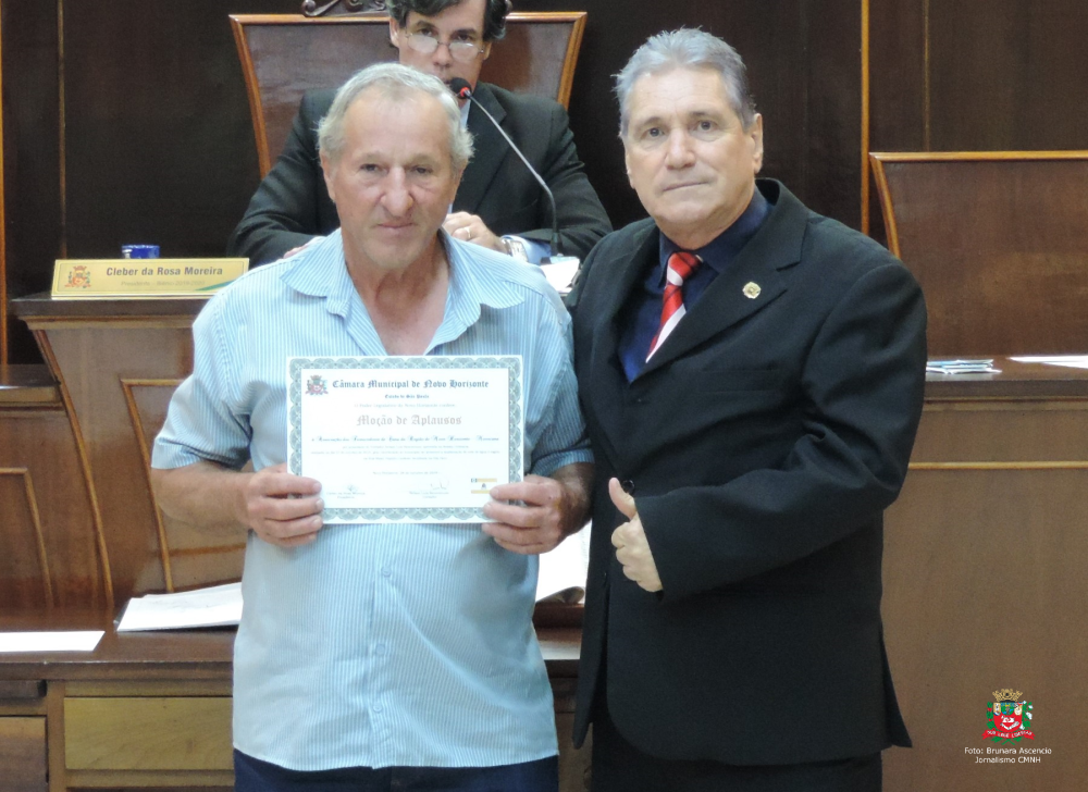 Vereador Nelsinho Luiz entrega Moção de Aplausos à Novocana