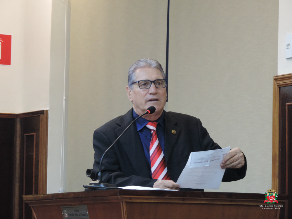 Vereador Nelsinho Luiz solicita ao Executivo Municipal coleta de lixo em via pública do Jardim Almici