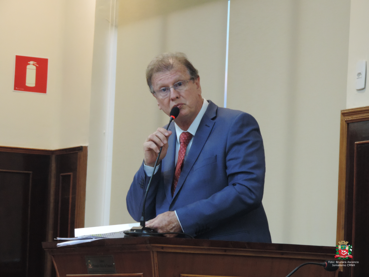 Vereador Roberto Melchiori solicita ao Executivo Municipal limpeza e roçagem de trecho das margens do Córrego da Estiva na Avenida Domingos Baraldo