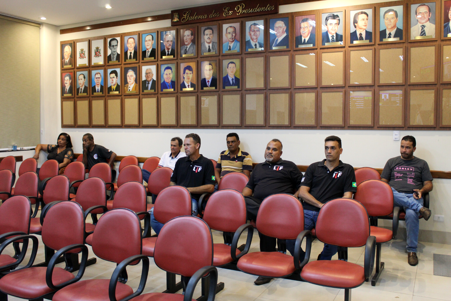 Plenário analisou 16 proposituras na sessão ordinária de 2 de maio