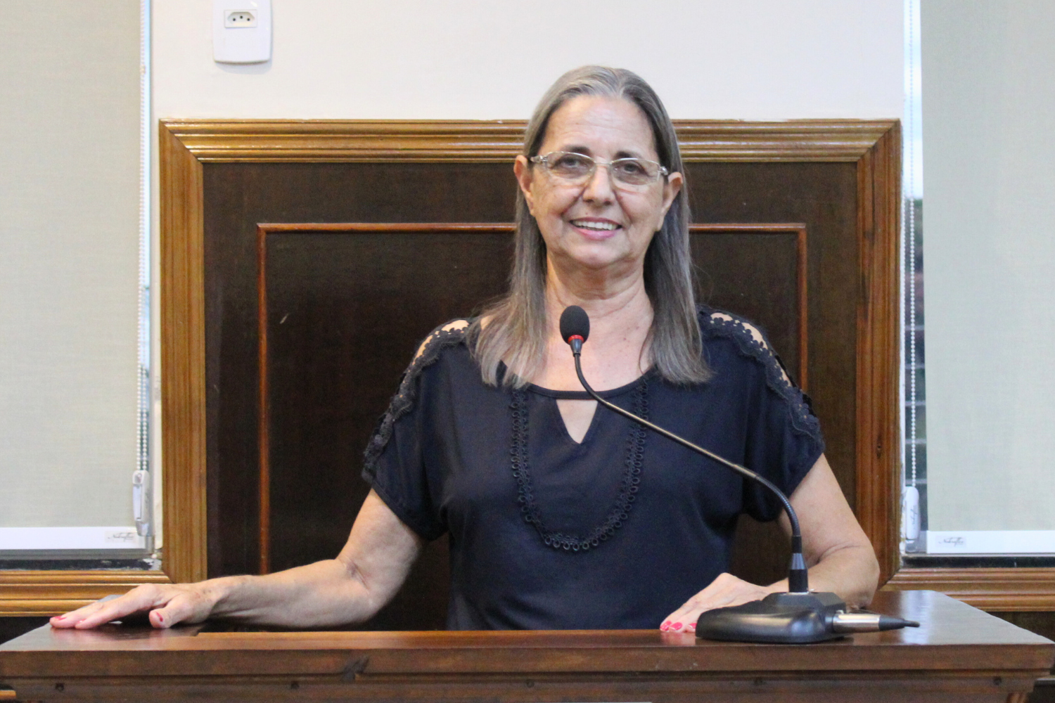 Vereadora Sônia Canato solicita ao Prefeito Fabiano Belentani benfeitorias na Praça Ângelo Peron no Jardim Bela Vista