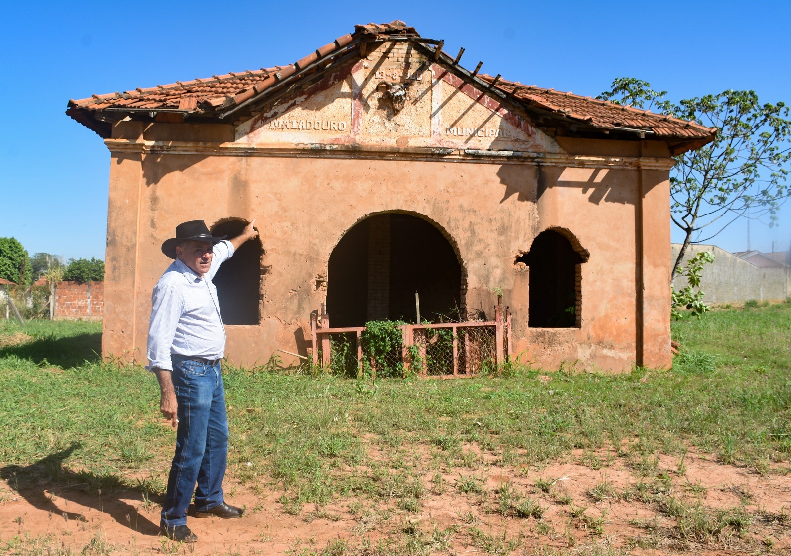 Vereador Casadinho solicita ao Prefeito Fabiano Belentani restauração do prédio onde funcionou o matadouro municipal
