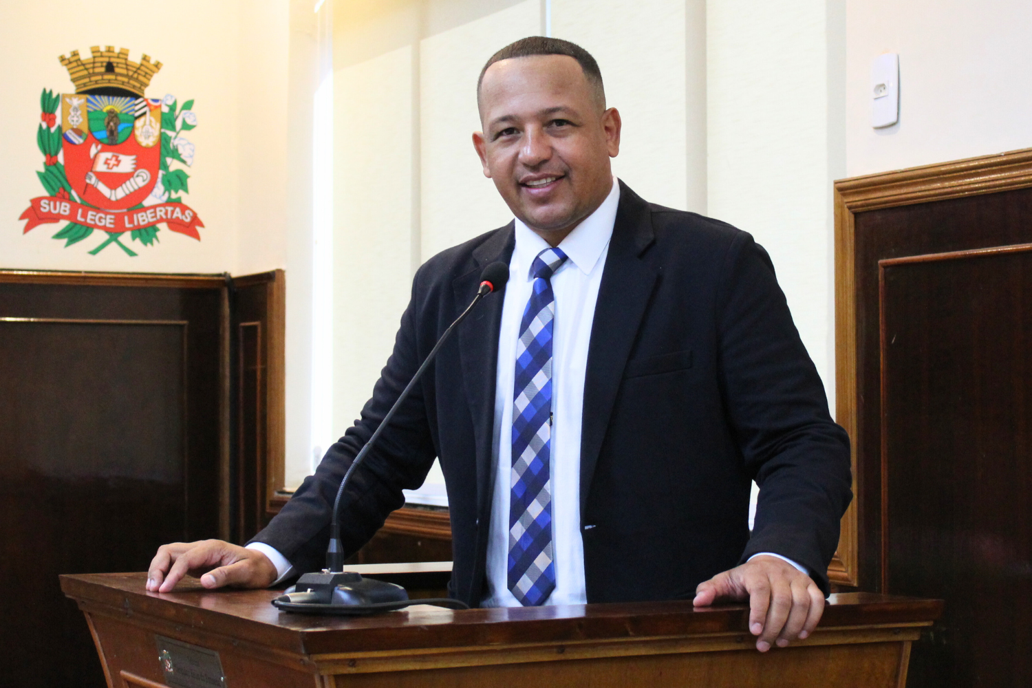 Vereador Carlos Henrique BGO apresenta Projeto que institui o "Cartão Receita" destinado à renovação automática de receitas de medicamentos para tratamento de doenças crônicas aos usuários do Pronto-Socorro e de UBSs