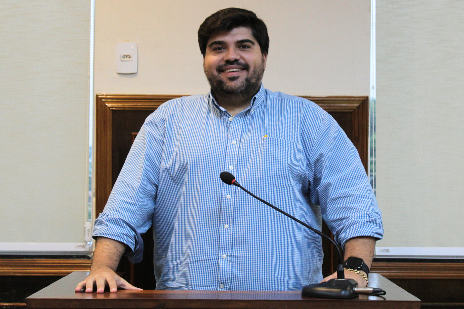 Vereador Raí Ascêncio solicita informações ao Prefeito Fabiano Belentani referentes aos condomínios do Município