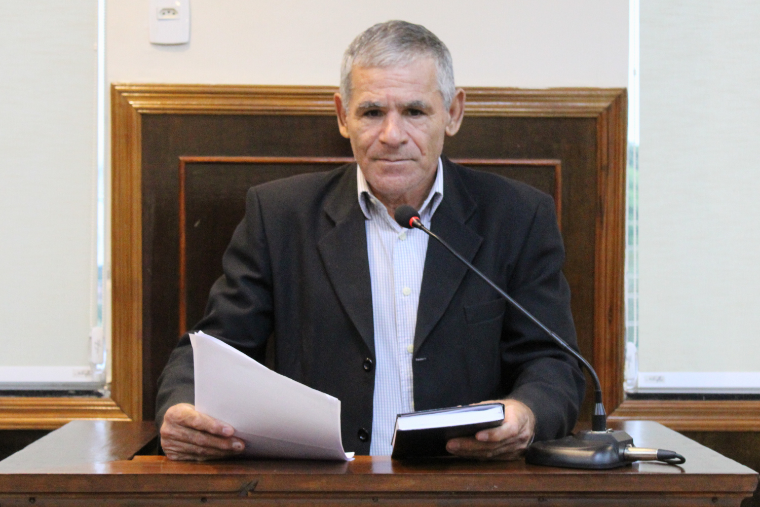 Vereador Casadinho solicita ao Prefeito Fabiano Belentani serviço de tapa-buracos na Avenida Antônio Pedro Thomitão no Cecap/São Benedito