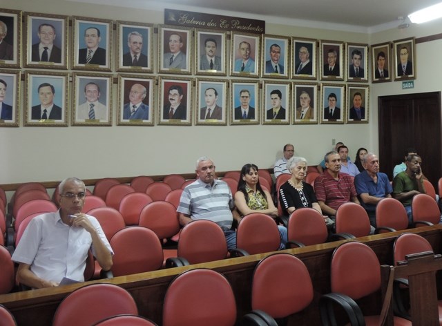 Assista à sessão ordinária da Câmara desta segunda-feira