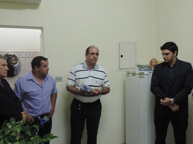 Gideões Internacionais do campo de Novo Horizonte entregam Novo Testamento a vereadores